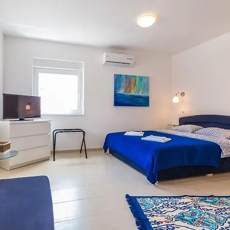 Family-friendly With Swimming Pool Sveti Petar, Biograd - 24260 Lejlighed Sveti Filip i Jakov